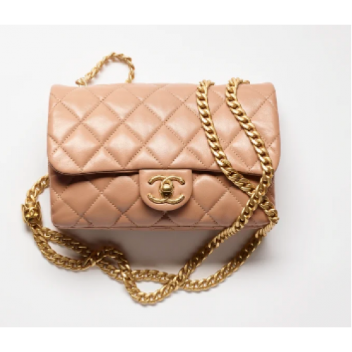 BOLSO PEQUEÑO CON SOLAPA CHANEL Piel de cordero metal dorado AS3393 rosa