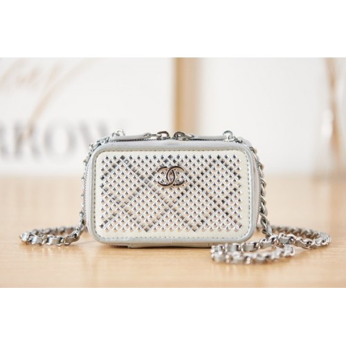 CHANEL TOCADOR PEQUEÑO CON CADENA AS2856 plata