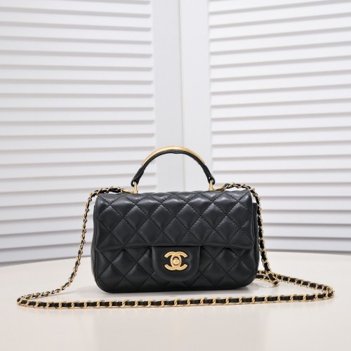 Bolso mini CF con solapa CHANEL 22B y asa superior con herrajes dorados AS2431 Negro