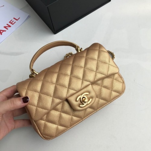 Bolso mini con solapa y asa superior CHANEL AS2431 dorado