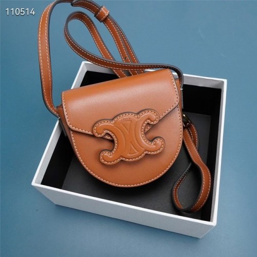 Celine FOLCO CUIR TRIOMPHE DE BECERRO LISO 10J303 TAN