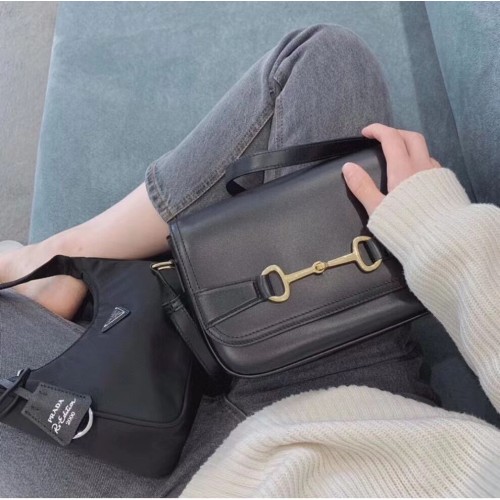 Celine PEQUEÑO BOLSO CLÁSICO EN CAJA BECERRO CL91373 negro