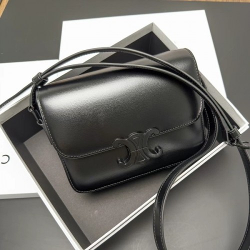 Celine TEEN BOLSO CLÁSICO PIEL DE BECERRO 188423 NEGRO
