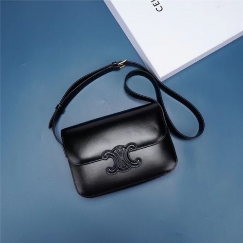 Celine TEEN CLASSIC BAG IN BOX PIEL DE BECERRO 199223 NEGRO