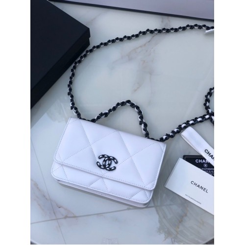 Chanel 19 Cartera clásica de piel de oveja con cadena AP0957 whiteblack-Tone Metal