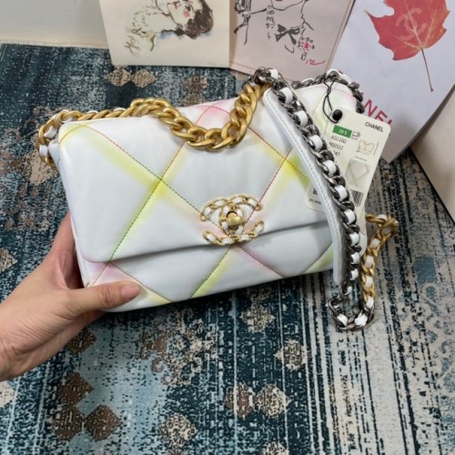 Bolso Chanel 19 solapa AS1160 Línea White&Rainbow