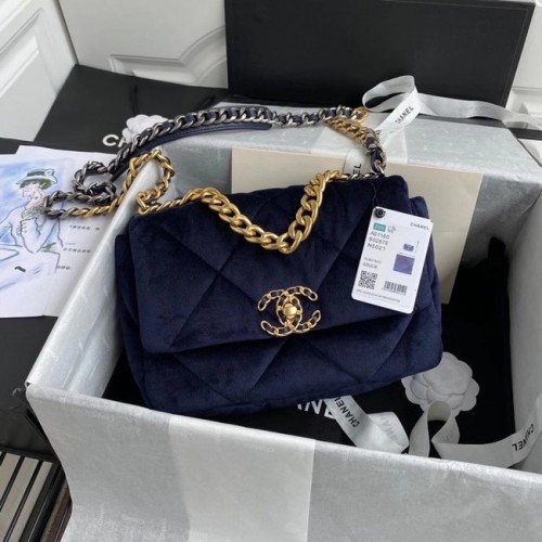 Bolso Chanel 19 solapa terciopelo AS1160 Royal Blue