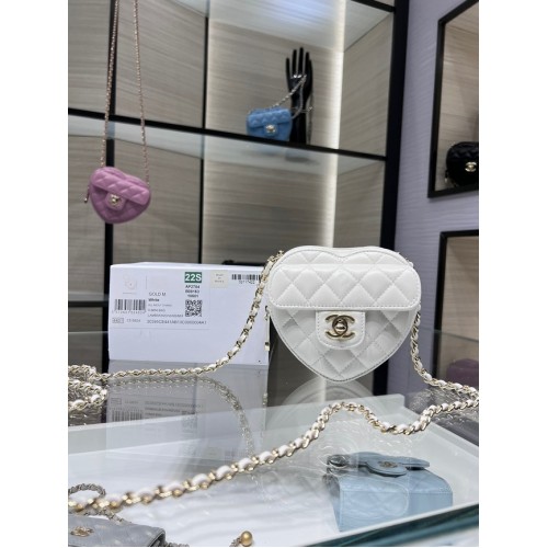 Chanel 2022S Love Heart mini bolso bandolera con cadena de piel de cordero AO2784 Blanco