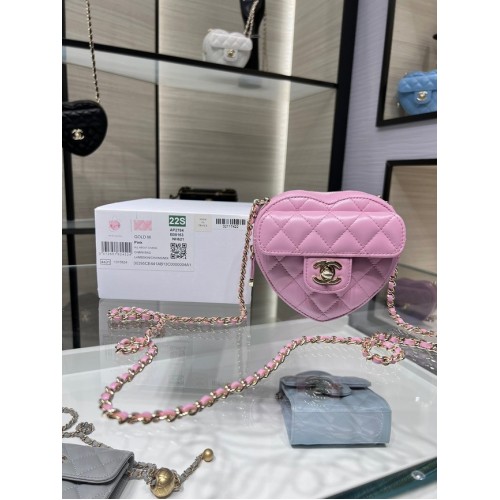 Chanel 2022S Love Heart mini bolso cruzado de piel de cordero con cadena AO2784 rosa