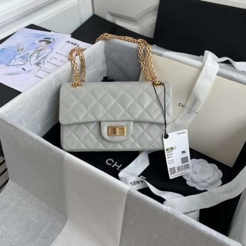 Chanel 2.55 Bolso con solapa de piel de becerro A37586 gris claro