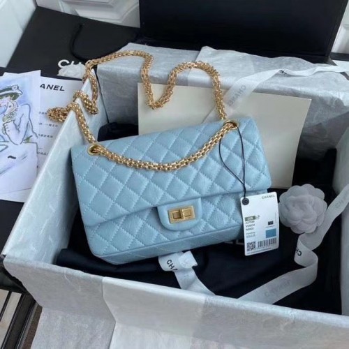 Chanel 2.55 Bolso con solapa de piel de becerro A37586 azul cielo