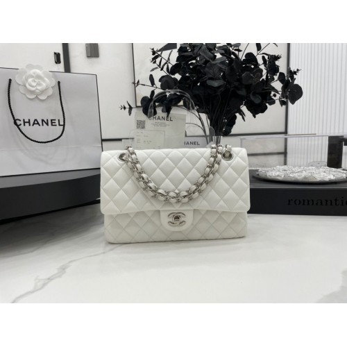 Chanel 2.55 Series Flap Bag Cuero de piel de oveja original A1112 Blanco plateado