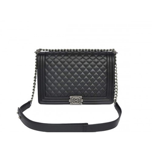 Chanel A67087 Bolso de hombro con solapa Le Boy de piel de oveja negra