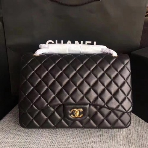 Chanel Maxi Quilted Classic Flap Bag Cuero de piel de oveja negro A58601 Oro