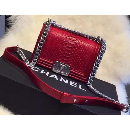 Chanel Boy Flap Shoulder Bag Cuero de pitón A66094 Rojo oscuro