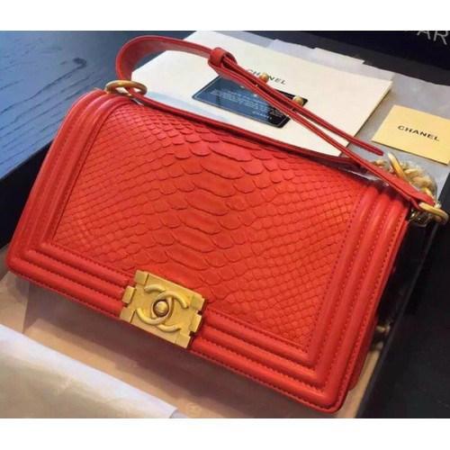 Chanel Boy Flap Bolso de hombro Piel de pitón roja A66095 Oro