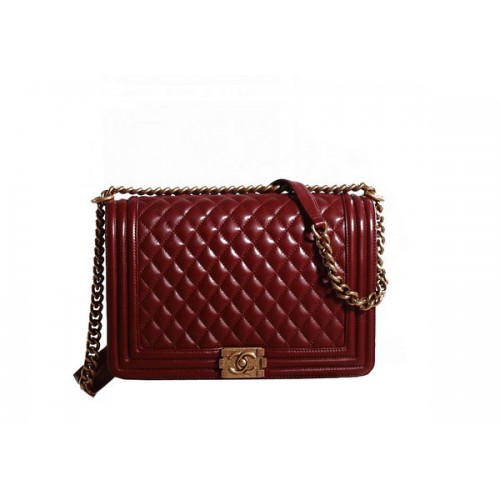 Bolso de hombro con solapa Chanel Boy en cuero original burdeos dorado