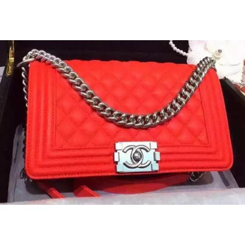 Chanel Boy Flap Bolsos de hombro Piel de ciervo Cuero A67086 Rojo