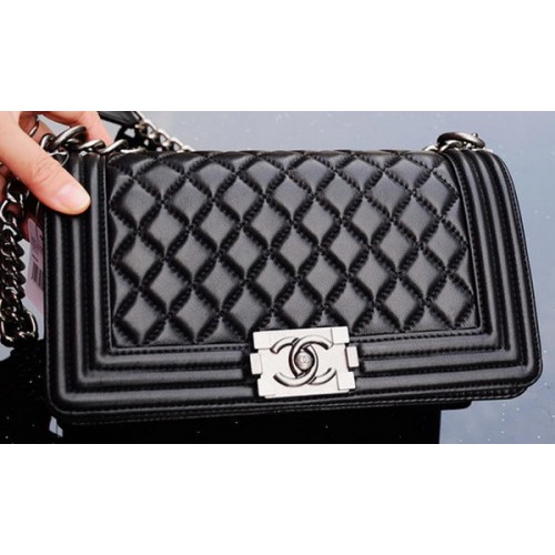 Chanel Boy Flap Bolsos de hombro Cuero de piel de oveja A67086 Negro