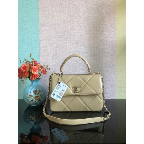 Bolso con solapa y asa superior de piel de cordero original CC de Chanel A92236 Beige y metal dorado