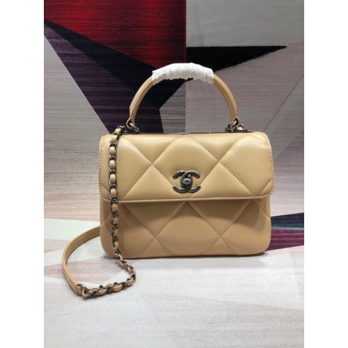 Bolso con solapa y asa superior de piel de cordero original CC de Chanel A92236 albaricoque y metal plateado