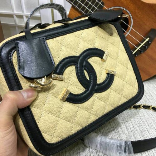 Minibolso de hombro Chanel de piel de becerro 6070 Camel