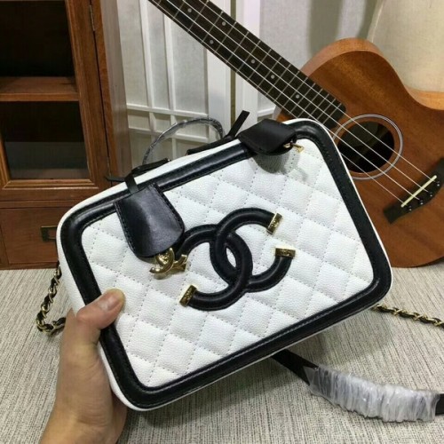 Chanel Bolso de hombro de piel de becerro 6070 Blanco