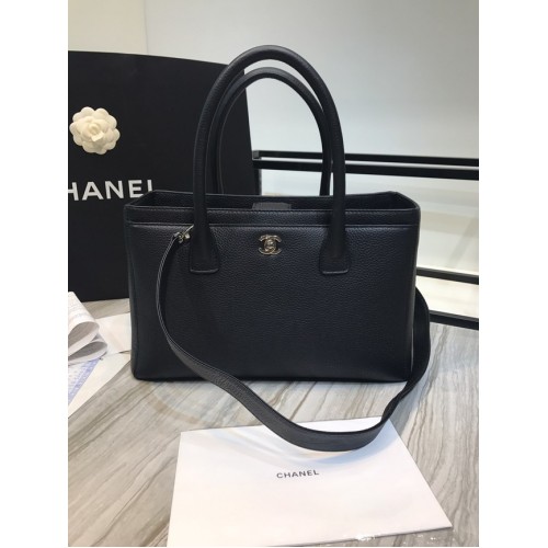Chanel Piel de becerro plateada Metal A91868 negro