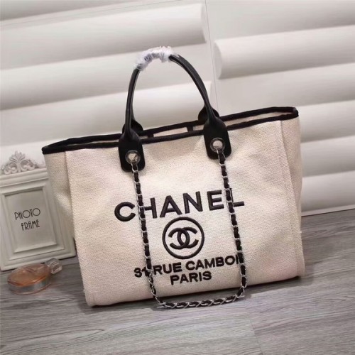 Bolso de compras de cuero de lona de Chanel 68047F