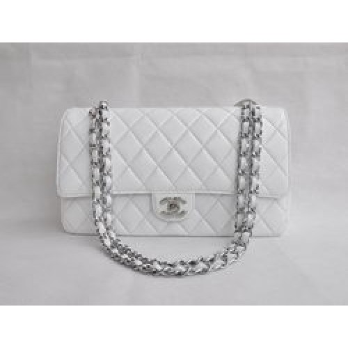Chanel Classic 2.55 Series Bolso con solapa acolchada con cadena plateada de piel de cordero blanca 1113