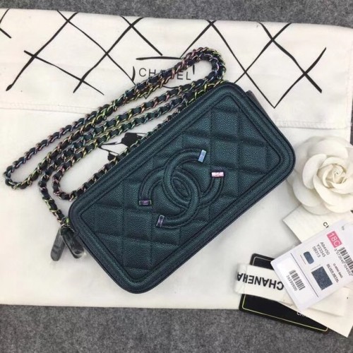 Chanel Bolso de mano clásico con cadena Piel de becerro granulada Metal plateado A84450 verde