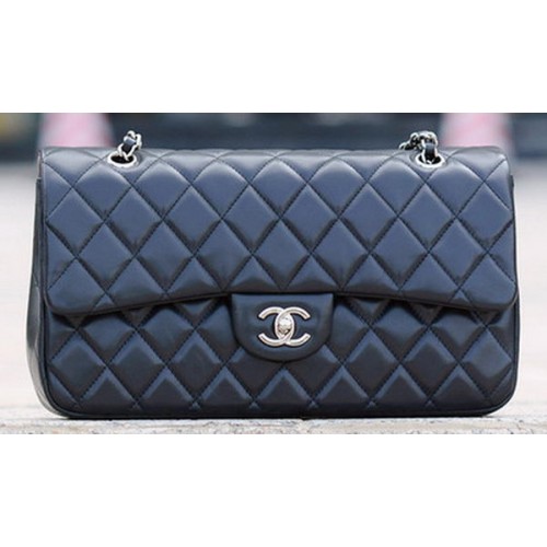 Chanel Classic Flap Bag Cuero de piel de oveja negro A1113 Plata