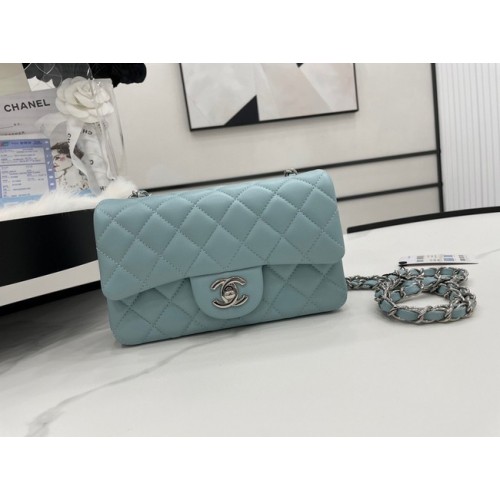 Chanel Classic Flap Bag Cuero de piel de oveja original A1116 azul claro y metal plateado