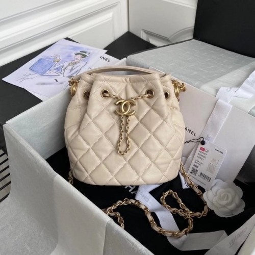 Chanel Bolso de piel de oveja con cordón AS2057 Beige