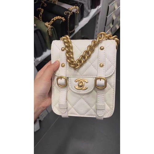 Chanel BOLSO CON SOLAPA Piel de ternera envejecida metal dorado AS2695 blanco