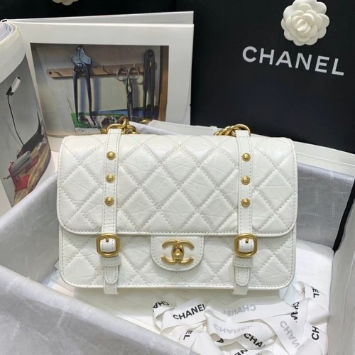Chanel BOLSO CON SOLAPA Piel de ternera envejecida metal dorado AS2696 blanco