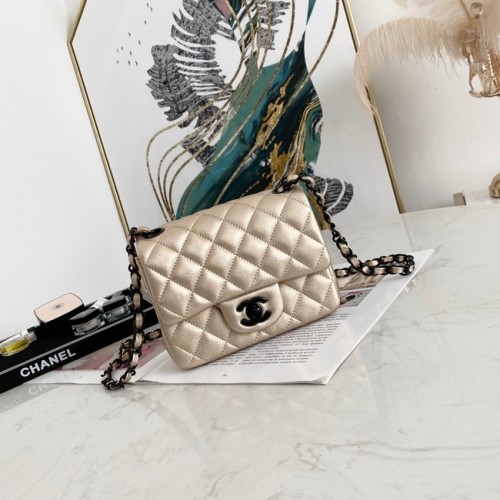 Bolso de hombro con solapa de piel de cordero Chanel 1115 oro