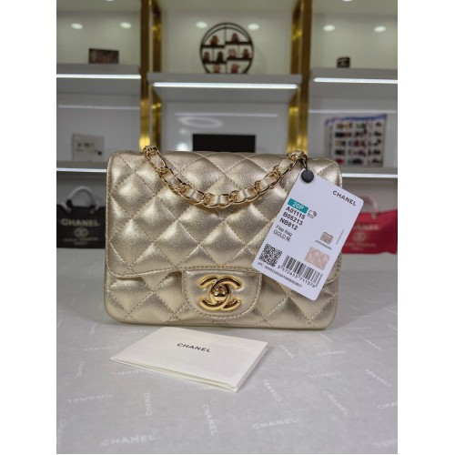Bolso de hombro con solapa de piel de cordero Chanel A01115 oro