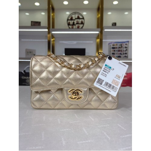 Bolso de hombro con solapa de piel de cordero Chanel A01116 oro