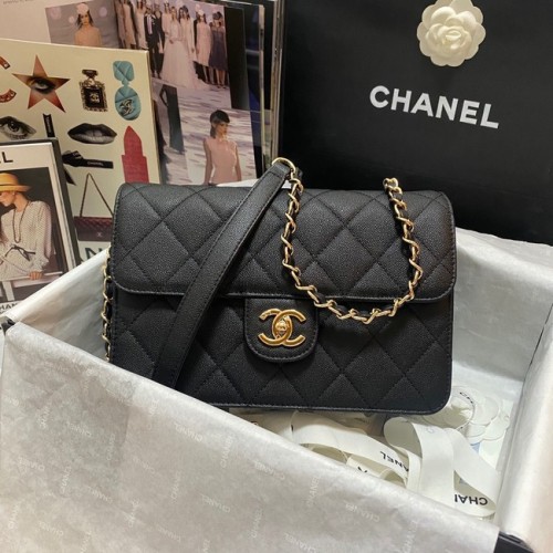 Chanel Bolso de hombro con solapa Piel de becerro granulada AS3002 negro