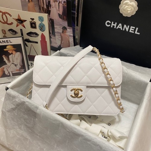 Chanel Bolso de hombro con solapa Piel de becerro granulada AS3003 blanco