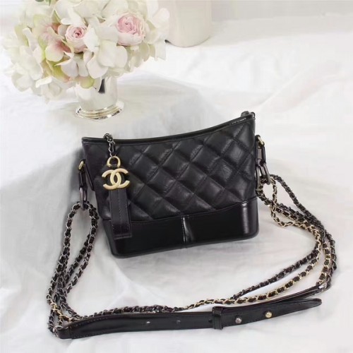 Bolso de hombro Chanel Gabrielle de piel de becerro 8122A Negro