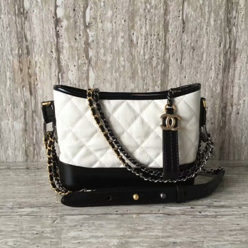 Bolso de hombro Chanel Gabrielly de piel de becerro 93823 negro y blanco