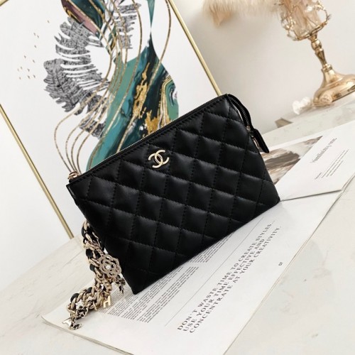 Bolso de mano Chanel de piel de becerro granulada 81050 negro