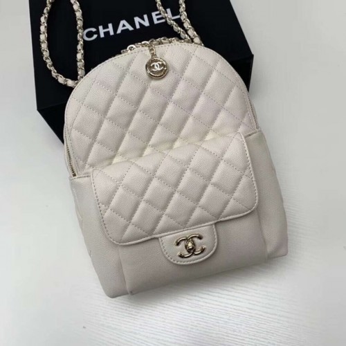 Chanel Mochila de metal dorado de piel de becerro granulada AS0004 blanco crema