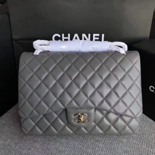 Chanel Maxi Quilted Classic Flap Bag Cuero de piel de oveja gris A58601 Oro