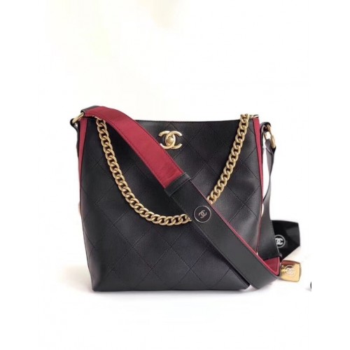 Bolso Chanel Hobo Piel de becerro Grosgrain Metal en tono dorado A57576 negro