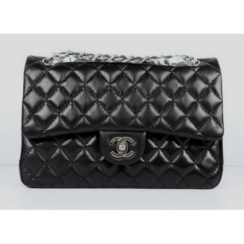 Chanel 2.55 Bolso con solapa acolchada A1112 Negro con herrajes plateados