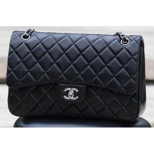 Chanel Jumbo Classic Bolso con solapa de piel de oveja negra A58600 Plata