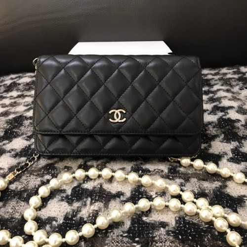 Bolso de hombro con solapa de piel de cordero Chanel CC33814 negro
